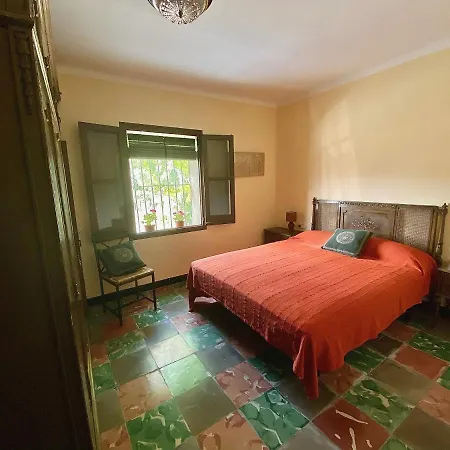 Casa De Campo Con Jardin Kır Evi Bescanó